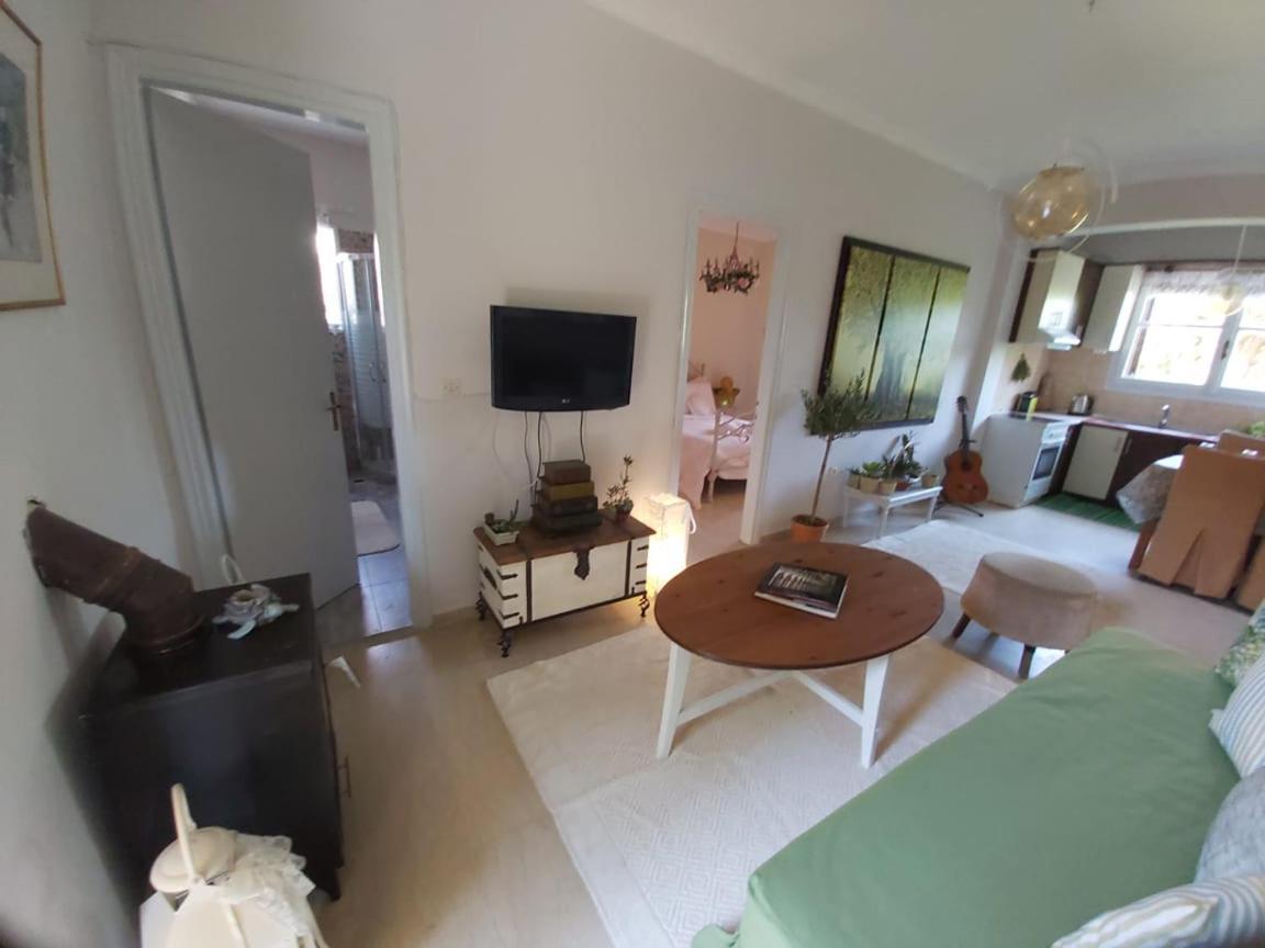 Eugenia Apartment Perama  Bagian luar foto